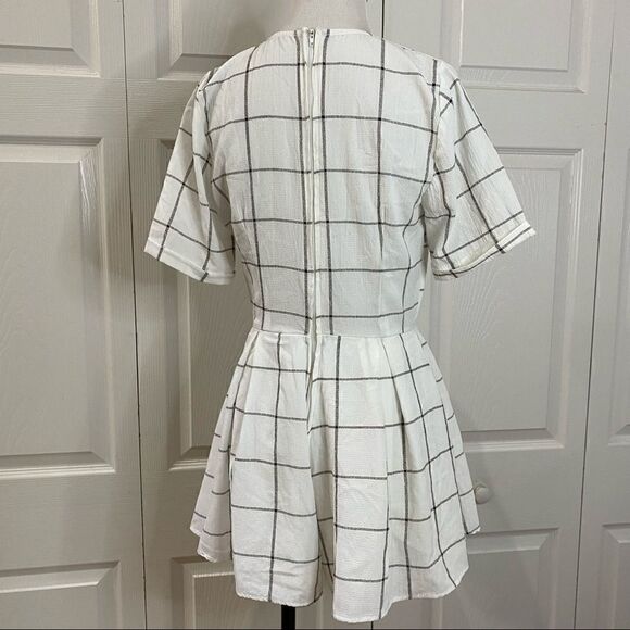 Charlotte Russe Windowpane Plaid Shorts Romper - Picture 7 of 13